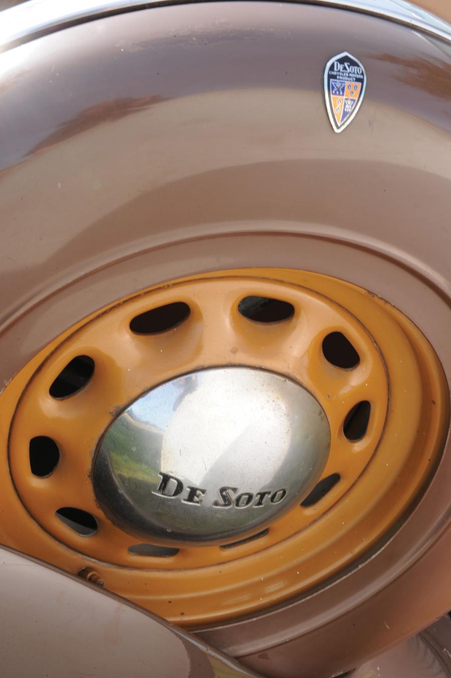 Колеса DeSoto SF Convertible Coupe 1935 года  (фото 7 из 13)